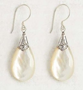 Mother of Pearl Drop Earrings | Fashionable Fall Pieces | The Mindful Shopper
