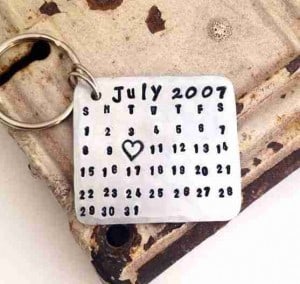 Personalized Calendar Keychain | The Mindful Shopper | Valentine's Day Picks