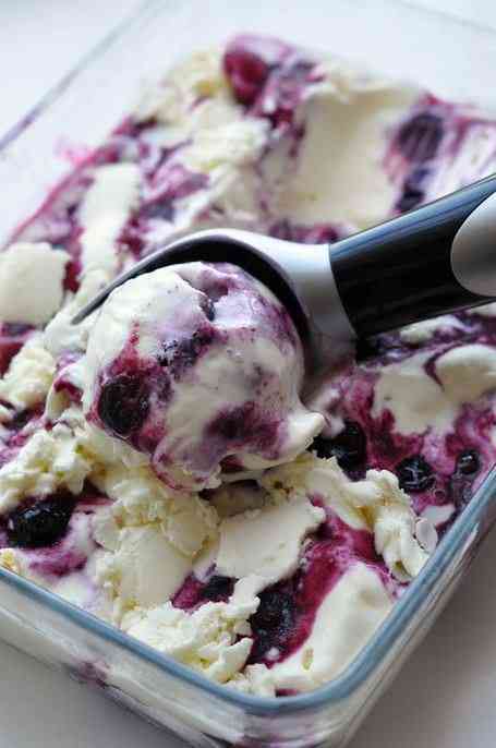 Blueberry Cheescake Ice Cream from La Famille Noire