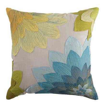 Layered Floral Applique Pillow | Decorate Your Home with These Bold and Beautiful Colors of Summer | The Mindful Shopper