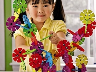 Connectagons Happy Faces Building Set