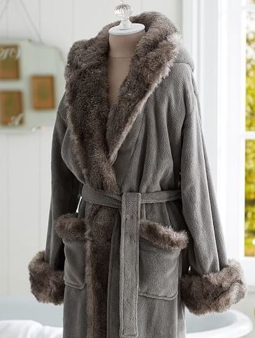 Cozy Faux Fur Chinchilla Robe